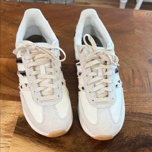 Women’s Adidas Sneakers